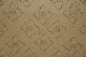 中古　神戸洋家具　メープル不二屋　上品な佇まいが魅力的なアームチェア2脚セット　(R-084421)