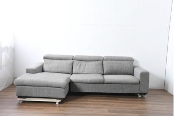 中古　美品　展示品　BoConcept(ボーコンセプト)　ヘッドレストの高さ調節可能　モダンで落ち着いた雰囲気の3人掛けソファ(2人掛け、3P、2P、L字型ソファ、カウチソファ、コーナーソファ、北欧)(定価約70万円)(R-084422)