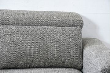 中古　美品　展示品　BoConcept(ボーコンセプト)　ヘッドレストの高さ調節可能　モダンで落ち着いた雰囲気の3人掛けソファ(2人掛け、3P、2P、L字型ソファ、カウチソファ、コーナーソファ、北欧)(定価約70万円)(R-084422)