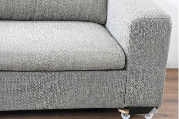 中古　美品　展示品　BoConcept(ボーコンセプト)　ヘッドレストの高さ調節可能　モダンで落ち着いた雰囲気の3人掛けソファ(2人掛け、3P、2P、L字型ソファ、カウチソファ、コーナーソファ、北欧)(定価約70万円)(R-084422)