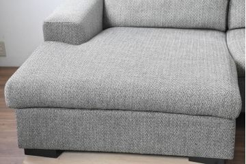 中古　美品　展示品　BoConcept(ボーコンセプト)　ヘッドレストの高さ調節可能　モダンで落ち着いた雰囲気の3人掛けソファ(2人掛け、3P、2P、L字型ソファ、カウチソファ、コーナーソファ、北欧)(定価約70万円)(R-084422)