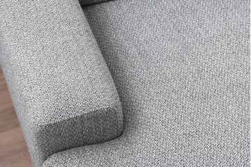 中古　美品　展示品　BoConcept(ボーコンセプト)　ヘッドレストの高さ調節可能　モダンで落ち着いた雰囲気の3人掛けソファ(2人掛け、3P、2P、L字型ソファ、カウチソファ、コーナーソファ、北欧)(定価約70万円)(R-084422)
