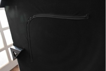 中古　美品　展示品　BoConcept(ボーコンセプト)　ヘッドレストの高さ調節可能　モダンで落ち着いた雰囲気の3人掛けソファ(2人掛け、3P、2P、L字型ソファ、カウチソファ、コーナーソファ、北欧)(定価約70万円)(R-084422)