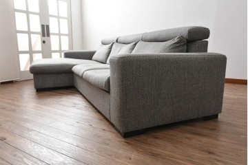中古　美品　展示品　BoConcept(ボーコンセプト)　ヘッドレストの高さ調節可能　モダンで落ち着いた雰囲気の3人掛けソファ(2人掛け、3P、2P、L字型ソファ、カウチソファ、コーナーソファ、北欧)(定価約70万円)(R-084422)