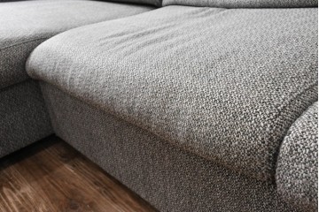 中古　美品　展示品　BoConcept(ボーコンセプト)　ヘッドレストの高さ調節可能　モダンで落ち着いた雰囲気の3人掛けソファ(2人掛け、3P、2P、L字型ソファ、カウチソファ、コーナーソファ、北欧)(定価約70万円)(R-084422)