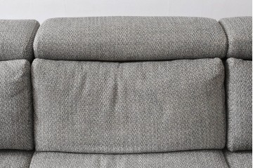 中古　美品　展示品　BoConcept(ボーコンセプト)　ヘッドレストの高さ調節可能　モダンで落ち着いた雰囲気の3人掛けソファ(2人掛け、3P、2P、L字型ソファ、カウチソファ、コーナーソファ、北欧)(定価約70万円)(R-084422)