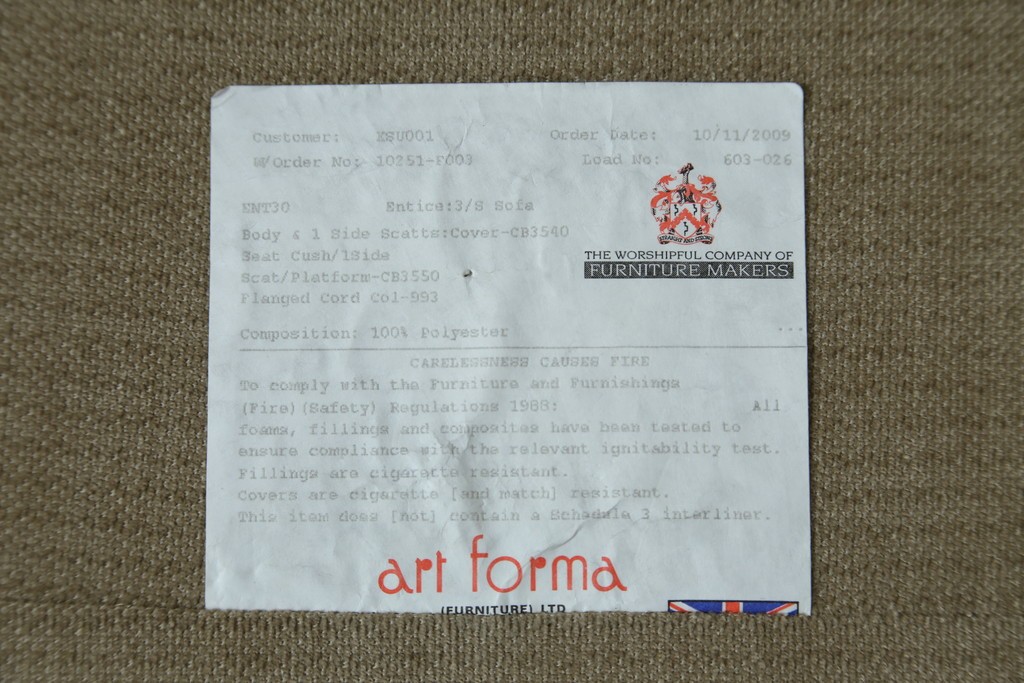 中古　イギリス　高級品!!　英国高級家具ブランド　Art forma(アートフォーマ)　エレガントな雰囲気が素敵な2人掛けソファ　定価約55万円　(R-084423)