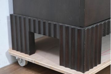 中古　美品　展示品　AIDEC(アイデック)　スタイリッシュなモダンデザインがお洒落なサイドボード(収納棚、戸棚、リビングボード、キャビネット)(定価約33万円)(R-084424)