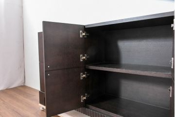 中古　美品　展示品　AIDEC(アイデック)　スタイリッシュなモダンデザインがお洒落なサイドボード(収納棚、戸棚、リビングボード、キャビネット)(定価約33万円)(R-084424)