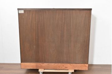 中古　美品　岩谷堂箪笥　くっきりとした杢目と立派な金具が全体を引き締め高級感を放つ観音扉付き着物箪笥(引き出し、和タンス、洋服箪笥、収納箪笥、観音箪笥、衣装たんす)(R-084425)