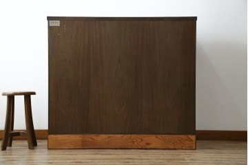 中古　美品　岩谷堂箪笥　くっきりとした杢目と立派な金具が全体を引き締め高級感を放つ観音扉付き着物箪笥　(R-084425)