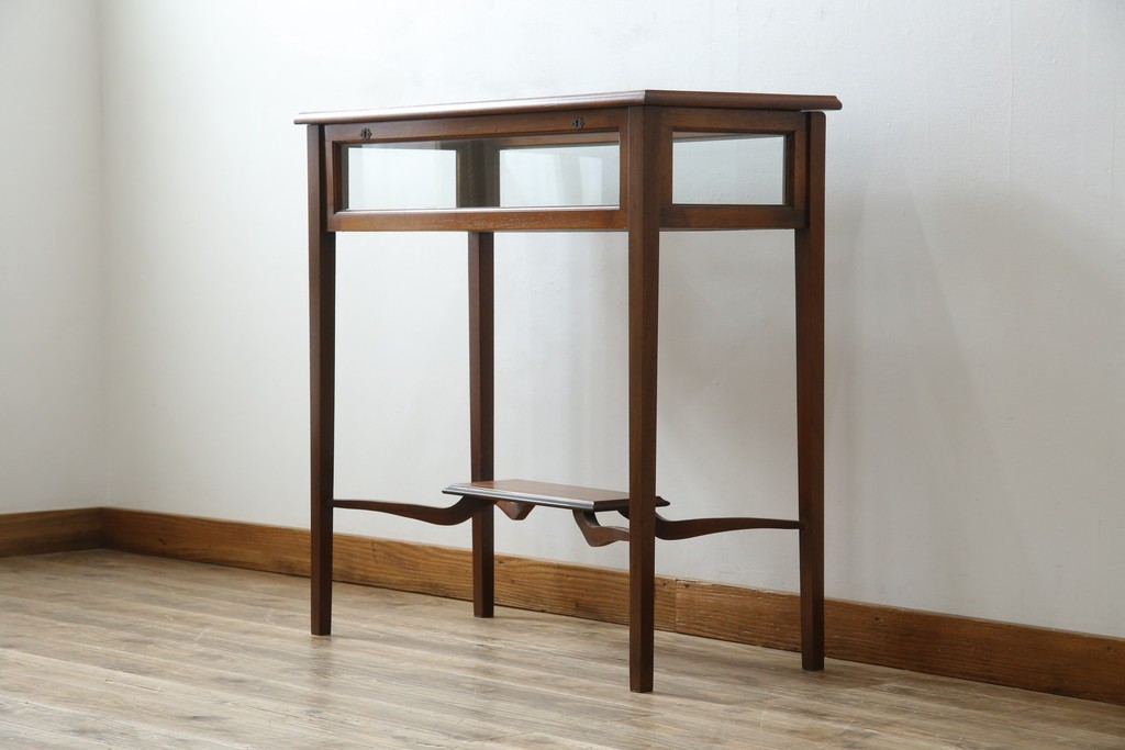 イギリスビンテージ　マホガニー材　象嵌入り　美しさと機能性を兼ね備えた魅せる収納が叶う上開き扉付きショーケース　(R-084426)