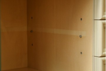 中古　希少な廃番品!　LYNN・HOLLYN(リン・ホーリン)　繊細でエレガントな彫刻装飾が目を引くテレビボード　(R-084427)