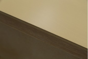 中古　希少な廃番品!　LYNN・HOLLYN(リン・ホーリン)　繊細でエレガントな彫刻装飾が目を引くテレビボード　(R-084427)
