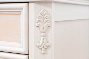 中古　希少な廃番品!　LYNN・HOLLYN(リン・ホーリン)　繊細でエレガントな彫刻装飾が目を引くテレビボード(テレビ台、TVボード、リビングボード、ローボード、サイドボード)(R-084427)