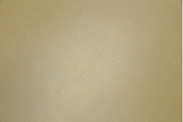 中古　希少な廃番品!　LYNN・HOLLYN(リン・ホーリン)　アンティーク調の取っ手や細やかな彫刻装飾が洗練されたデザインを引き立てるサイドボード　(R-084428)