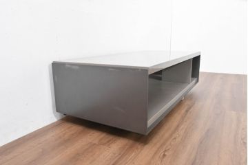 中古　B&B イタリア(Italia)　サーフェス(Surface)　シンプルでスタイリッシュなデザインと機能的収納で空間を引き立てるローテーブル(センターテーブル、リビングテーブル)(定価約110万円)(R-084429)