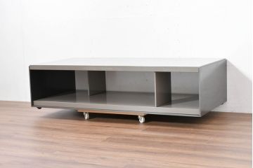 中古　B&B イタリア(Italia)　サーフェス(Surface)　シンプルでスタイリッシュなデザインと機能的収納で空間を引き立てるローテーブル(センターテーブル、リビングテーブル)(定価約110万円)(R-084430)