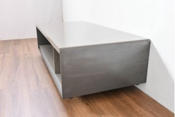 中古　B&B イタリア(Italia)　サーフェス(Surface)　シンプルでスタイリッシュなデザインと機能的収納で空間を引き立てるローテーブル(センターテーブル、リビングテーブル)(定価約110万円)(R-084430)