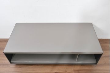 中古　B&B イタリア(Italia)　サーフェス(Surface)　シンプルでスタイリッシュなデザインと機能的収納で空間を引き立てるローテーブル(センターテーブル、リビングテーブル)(定価約110万円)(R-084430)