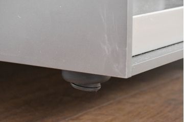 中古　B&B イタリア(Italia)　サーフェス(Surface)　シンプルでスタイリッシュなデザインと機能的収納で空間を引き立てるローテーブル(センターテーブル、リビングテーブル)(定価約110万円)(R-084430)