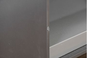 中古　B&B イタリア(Italia)　サーフェス(Surface)　シンプルでスタイリッシュなデザインと機能的収納で空間を引き立てるローテーブル(センターテーブル、リビングテーブル)(定価約110万円)(R-084430)