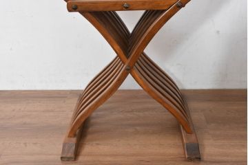 中古　美品　イタリア輸入家具　獅子の彫刻が映える重厚な意匠のサヴォナローラチェア2脚セット(椅子、折りたたみチェア、イス、バラ売り可能)(R-084432)