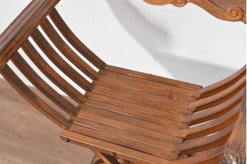 中古　美品　イタリア輸入家具　獅子の彫刻が映える重厚な意匠のサヴォナローラチェア2脚セット(椅子、折りたたみチェア、イス、バラ売り可能)(R-084432)