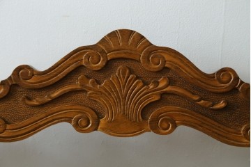 中古　美品　イタリア輸入家具　獅子の彫刻が映える重厚な意匠のサヴォナローラチェア2脚セット　(R-084432)
