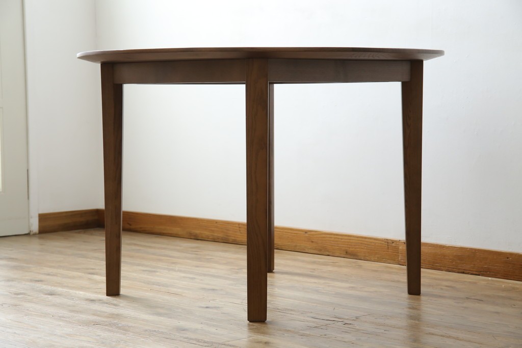 中古　藤栄(FUJIEI )　ペスコ(PESCO )　木の温もりとガラスの抜け感が魅力のラウンドテーブル　(R-084433)