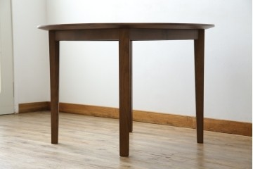 中古　藤栄(FUJIEI )　ペスコ(PESCO )　木の温もりとガラスの抜け感が魅力のラウンドテーブル　(R-084433)