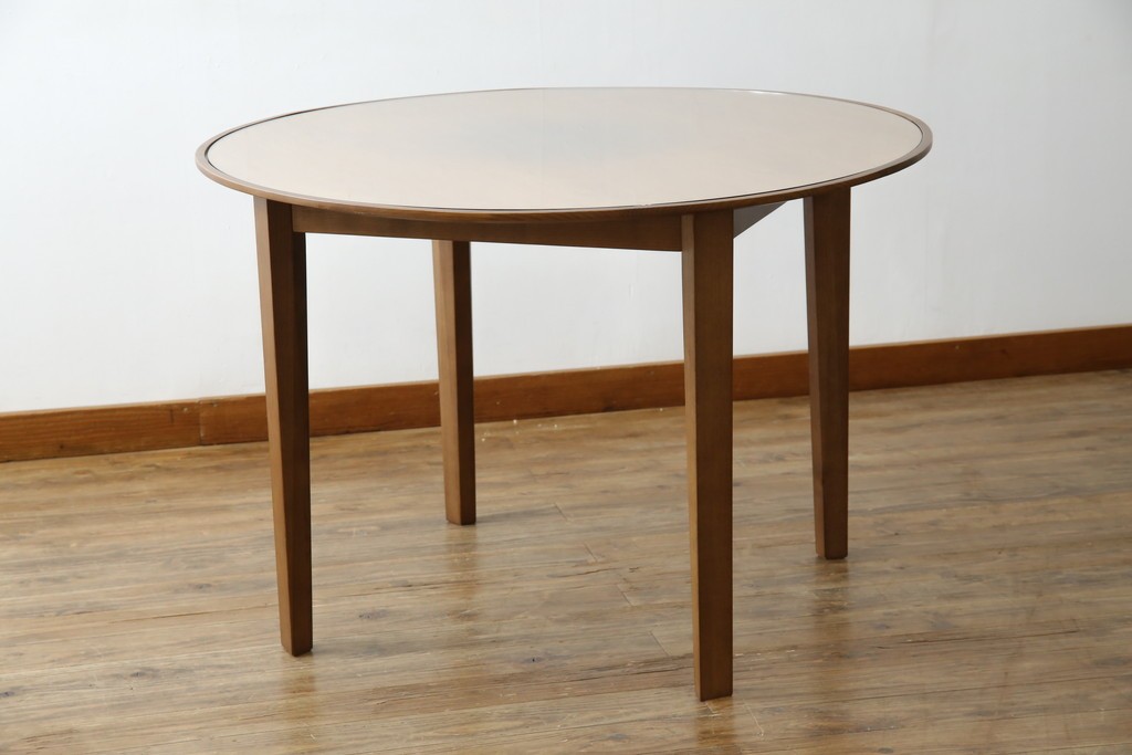 中古　藤栄(FUJIEI )　ペスコ(PESCO )　木の温もりとガラスの抜け感が魅力のラウンドテーブル　(R-084433)