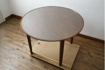 中古　藤栄(FUJIEI )　ペスコ(PESCO )　木の温もりとガラスの抜け感が魅力のラウンドテーブル　(R-084433)