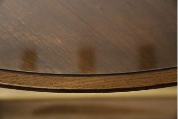 中古　藤栄(FUJIEI )　ペスコ(PESCO )　木の温もりとガラスの抜け感が魅力のラウンドテーブル　(R-084433)
