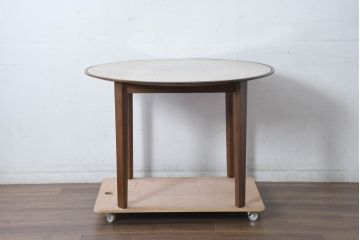 中古　藤栄(FUJIEI )　ペスコ(PESCO )　木の温もりとガラスの抜け感が魅力のラウンドテーブル(ダイニングテーブル、2人用、4人用、2人掛け、4人掛け、作業台、丸テーブル)(R-084433)