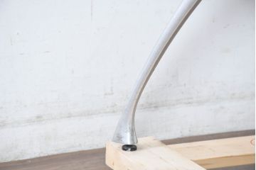 和製ビンテージ　ADAL(アダル)　レッドカラーがアクセント!放射状に伸びるレッグがオブジェのようなリンクテーブル(ダイニングテーブル、2人用、4人用、2人掛け、4人掛け、作業台、丸テーブル、ラウンドテーブル、ヴィンテージ)(定価約20万円)(R-084434)