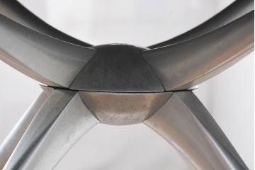和製ビンテージ　ADAL(アダル)　レッドカラーがアクセント!放射状に伸びるレッグがオブジェのようなリンクテーブル(ダイニングテーブル、2人用、4人用、2人掛け、4人掛け、作業台、丸テーブル、ラウンドテーブル、ヴィンテージ)(定価約20万円)(R-084434)
