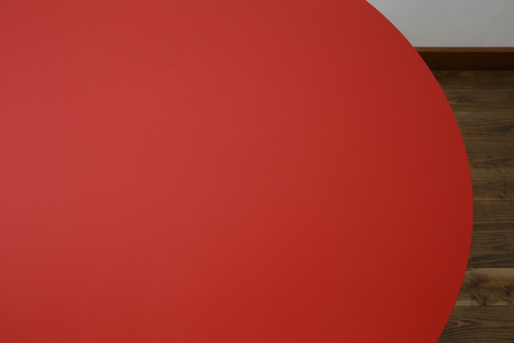 和製ビンテージ　ADAL(アダル)　レッドカラーがアクセント!放射状に伸びるレッグがオブジェのようなリンクテーブル　定価約20万円　(R-084434)