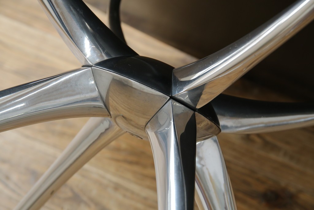 和製ビンテージ　ADAL(アダル)　レッドカラーがアクセント!放射状に伸びるレッグがオブジェのようなリンクテーブル　定価約20万円　(R-084434)