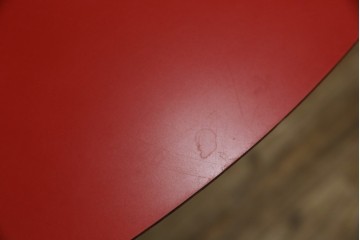 和製ビンテージ　ADAL(アダル)　レッドカラーがアクセント!放射状に伸びるレッグがオブジェのようなリンクテーブル　定価約20万円　(R-084434)