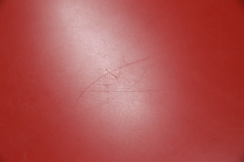 和製ビンテージ　ADAL(アダル)　レッドカラーがアクセント!放射状に伸びるレッグがオブジェのようなリンクテーブル　定価約20万円　(R-084434)