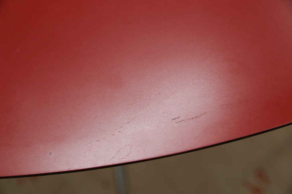 和製ビンテージ　ADAL(アダル)　レッドカラーがアクセント!放射状に伸びるレッグがオブジェのようなリンクテーブル　定価約20万円　(R-084434)