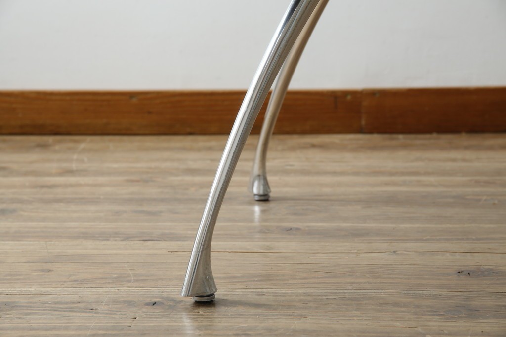 和製ビンテージ　ADAL(アダル)　レッドカラーがアクセント!放射状に伸びるレッグがオブジェのようなリンクテーブル　定価約20万円　(R-084434)