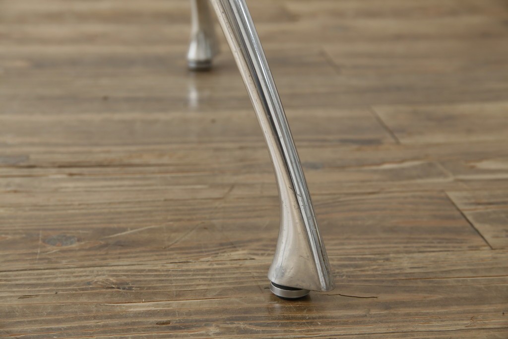 和製ビンテージ　ADAL(アダル)　レッドカラーがアクセント!放射状に伸びるレッグがオブジェのようなリンクテーブル　定価約20万円　(R-084434)