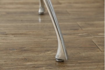 和製ビンテージ　ADAL(アダル)　レッドカラーがアクセント!放射状に伸びるレッグがオブジェのようなリンクテーブル　定価約20万円　(R-084434)