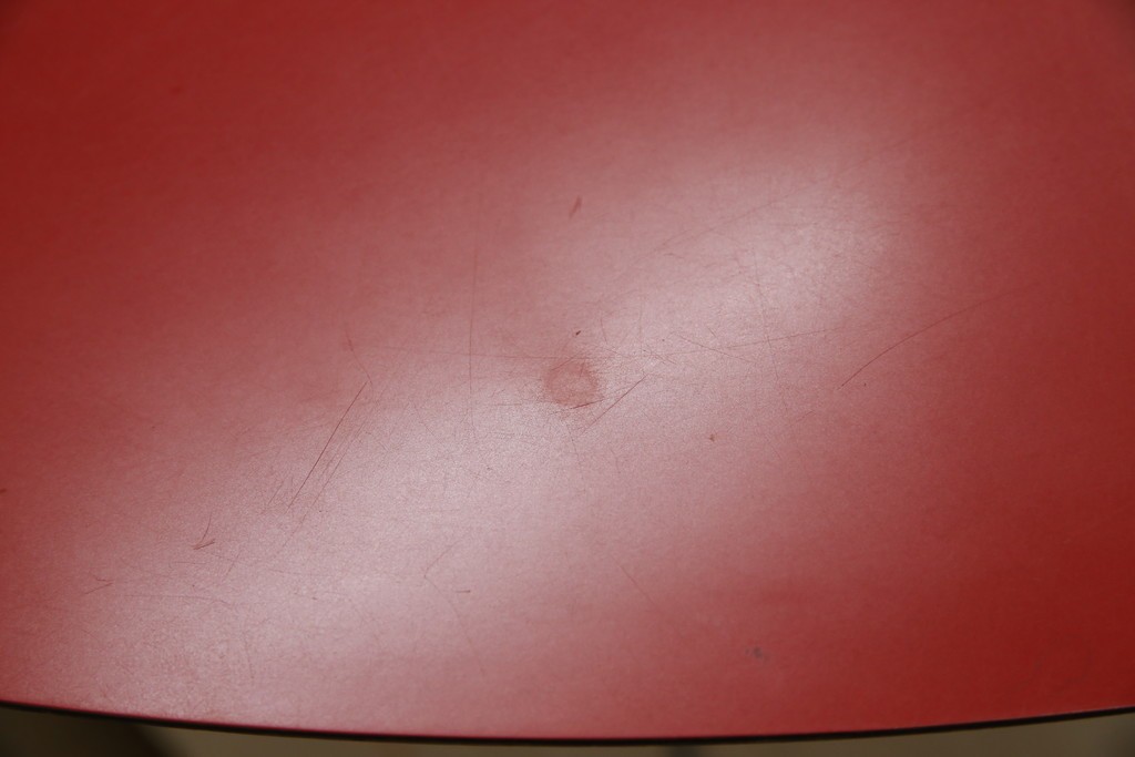 和製ビンテージ　ADAL(アダル)　レッドカラーがアクセント!放射状に伸びるレッグがオブジェのようなリンクテーブル　定価約20万円　(R-084434)