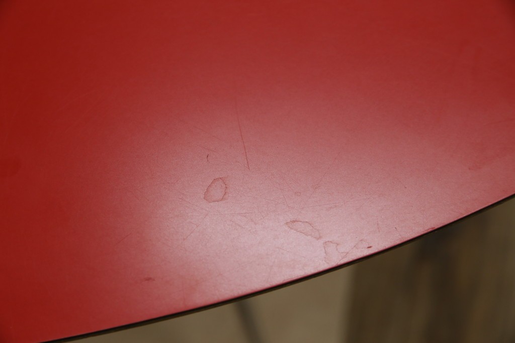 和製ビンテージ　ADAL(アダル)　レッドカラーがアクセント!放射状に伸びるレッグがオブジェのようなリンクテーブル　定価約20万円　(R-084434)