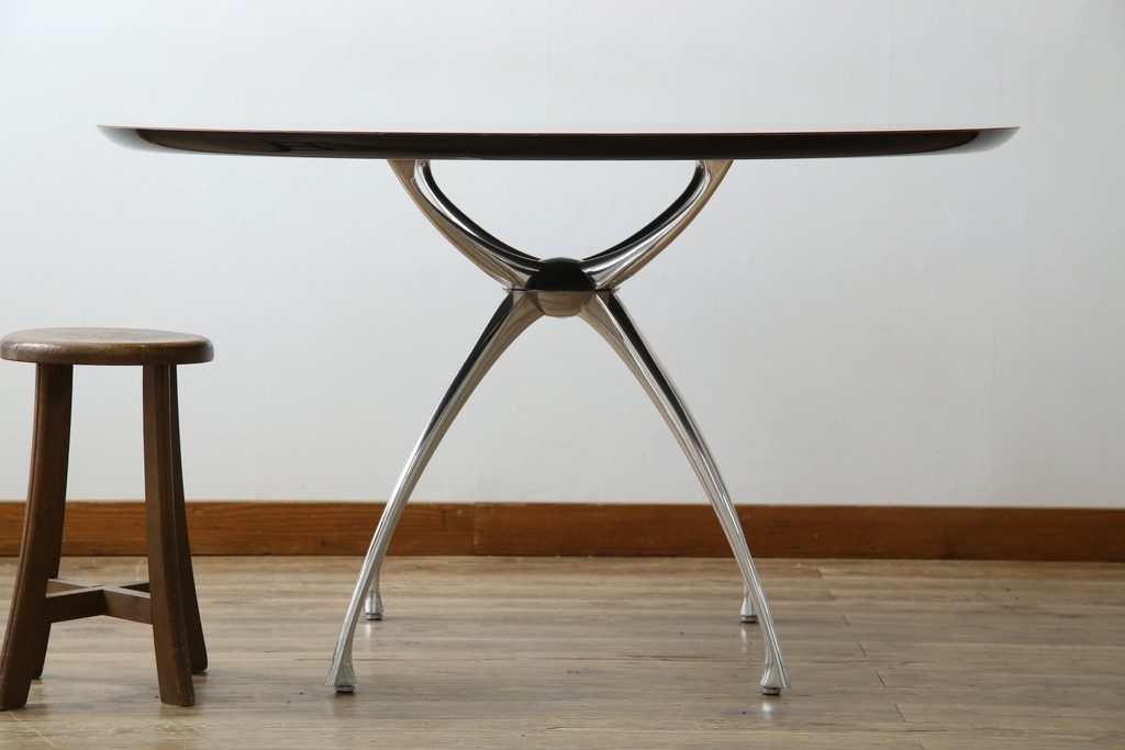 和製ビンテージ　ADAL(アダル)　レッドカラーがアクセント!放射状に伸びるレッグがオブジェのようなリンクテーブル　定価約20万円　(R-084434)