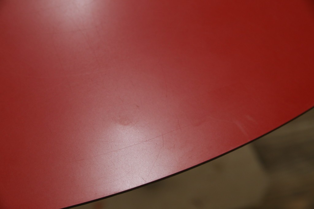 和製ビンテージ　ADAL(アダル)　レッドカラーがアクセント!放射状に伸びるレッグがオブジェのようなリンクテーブル　定価約20万円　(R-084434)