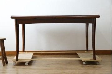 中古　美品　神戸洋家具　メープル不二屋　上品なカラーが高級感を醸し出すエクステンションテーブル　(R-084435)